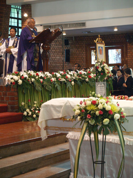 P1102354